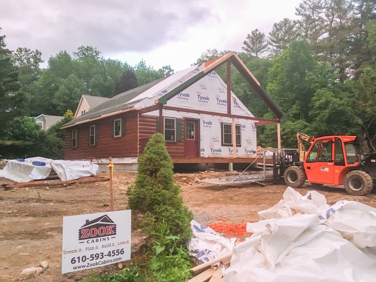 Settler Log Cabin home in Massachusetts