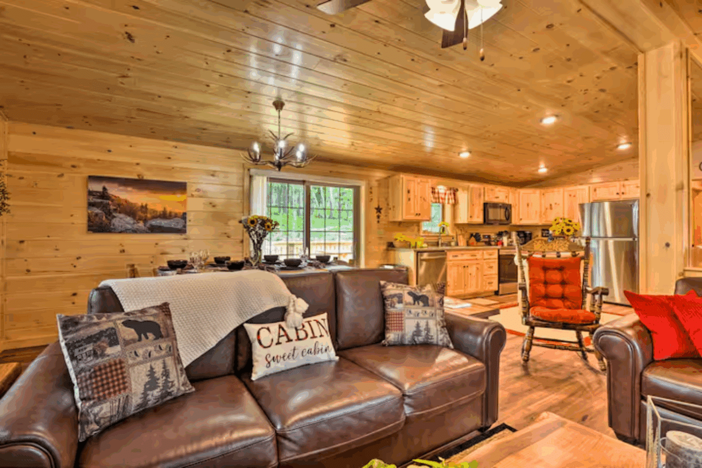 Common area of Frontier log cabin built and designed by Psy Homes