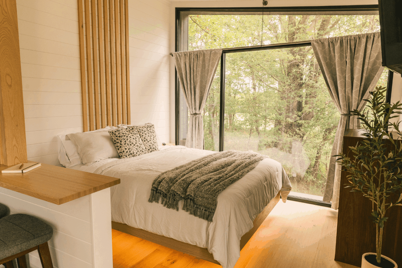 Luna park model bedroom in friedens pa