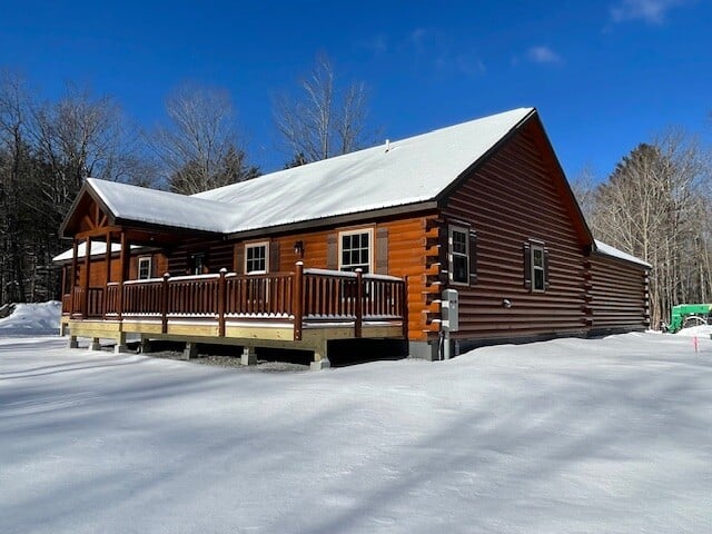 Settler Log Cabin in Sandisfield MA 1