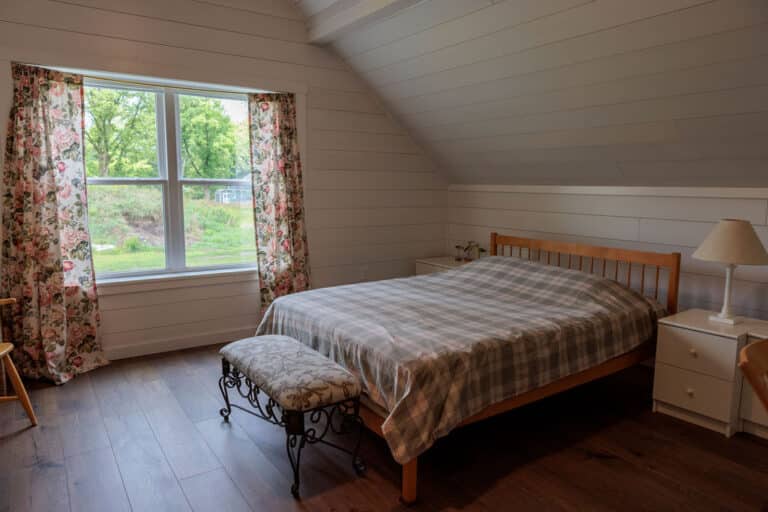 Tarn Modern Cabin in Ithaca NY 10