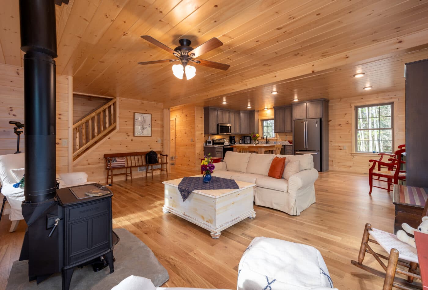 28x48 Mountaineer Wardensville VA Living Area