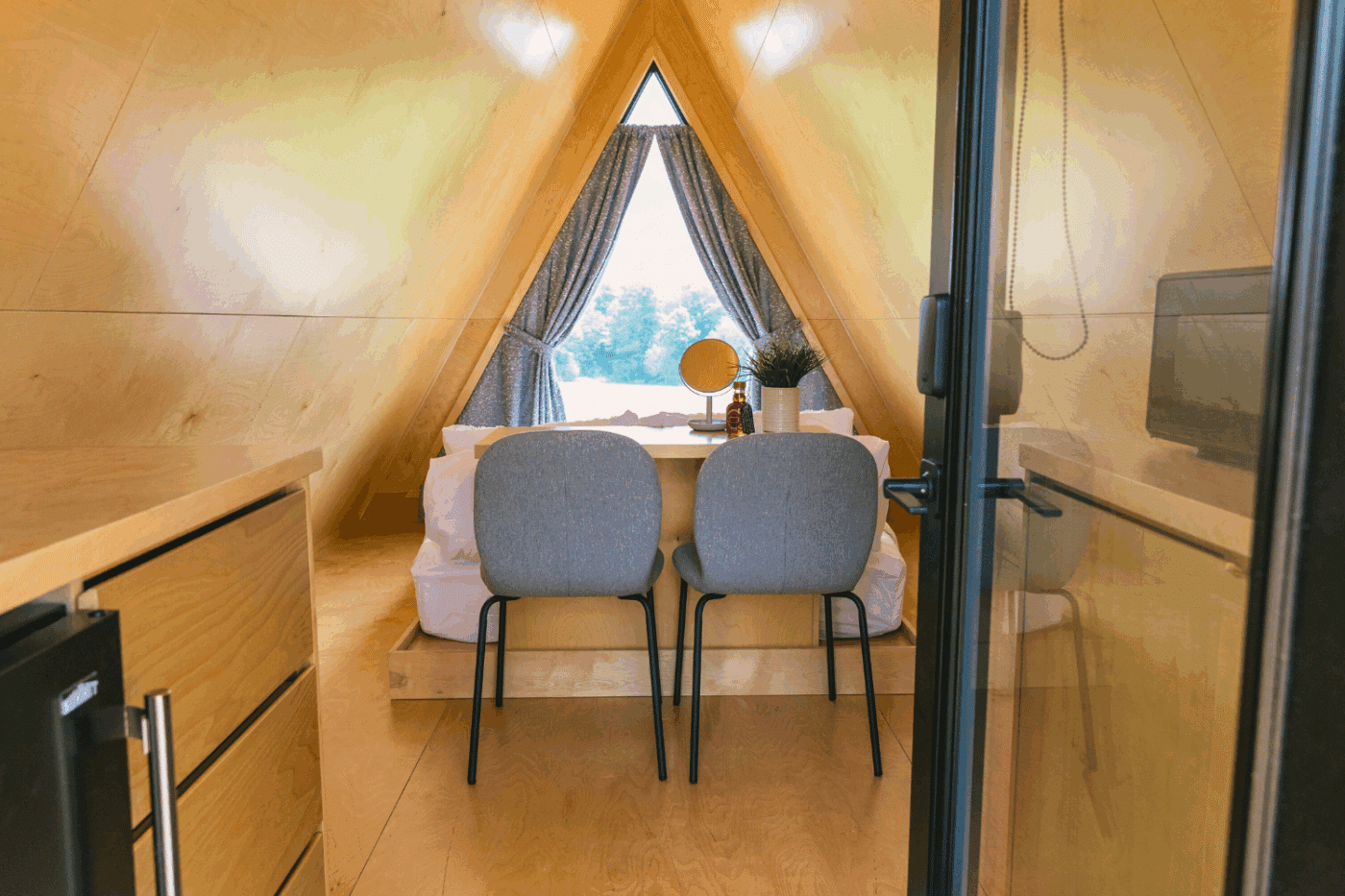 Entry of zook cabins Somerset Resort