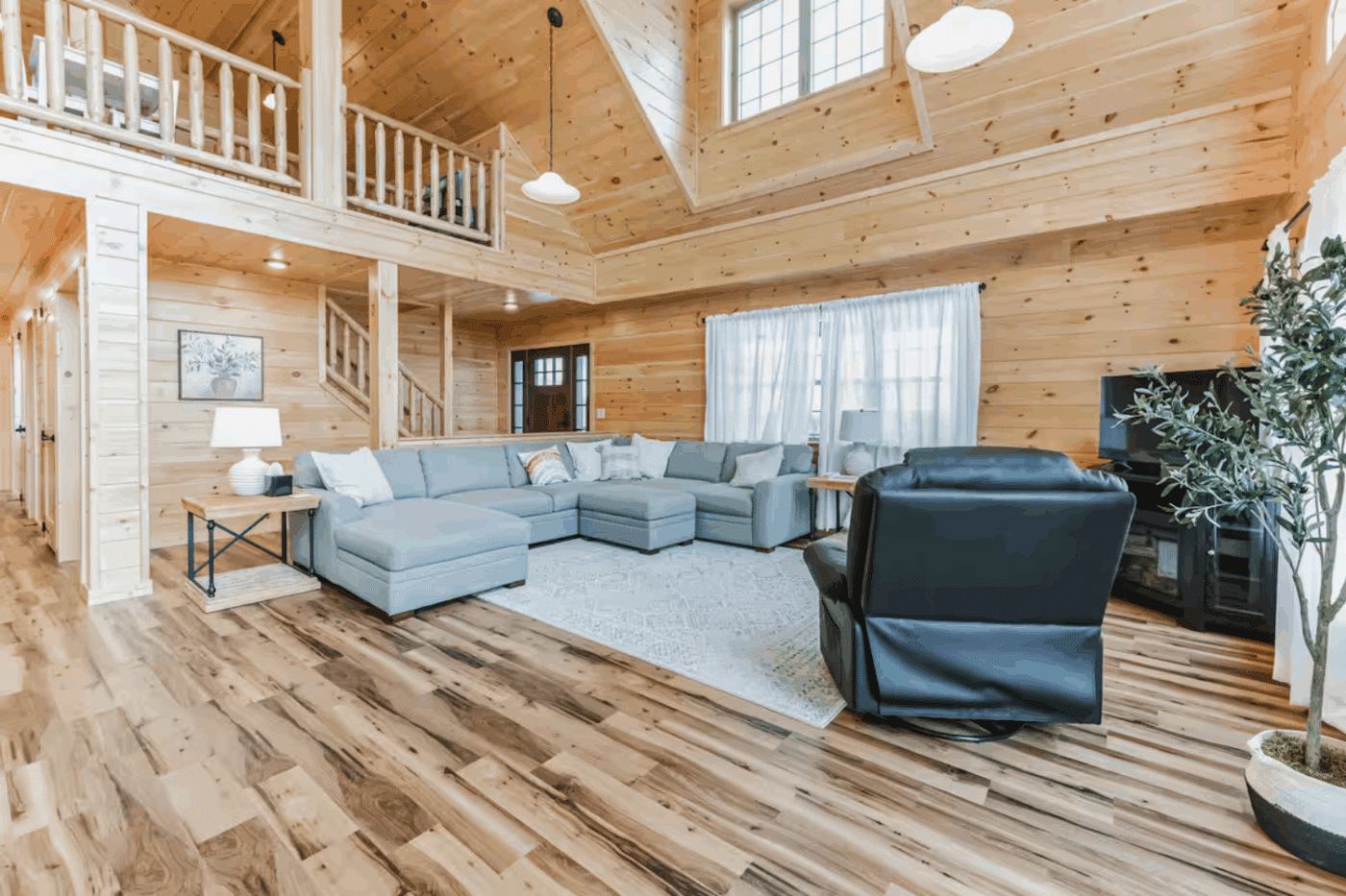 Mountaineer Deluxe log cabin in Sarnac lake New York