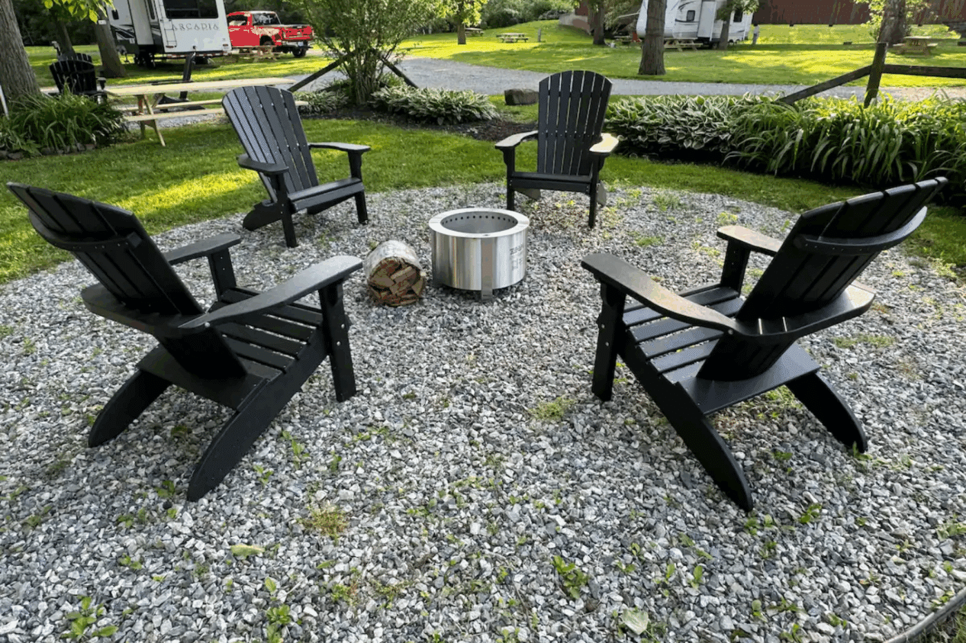 outdoor entertainment area of Pinecrest park model tiny home