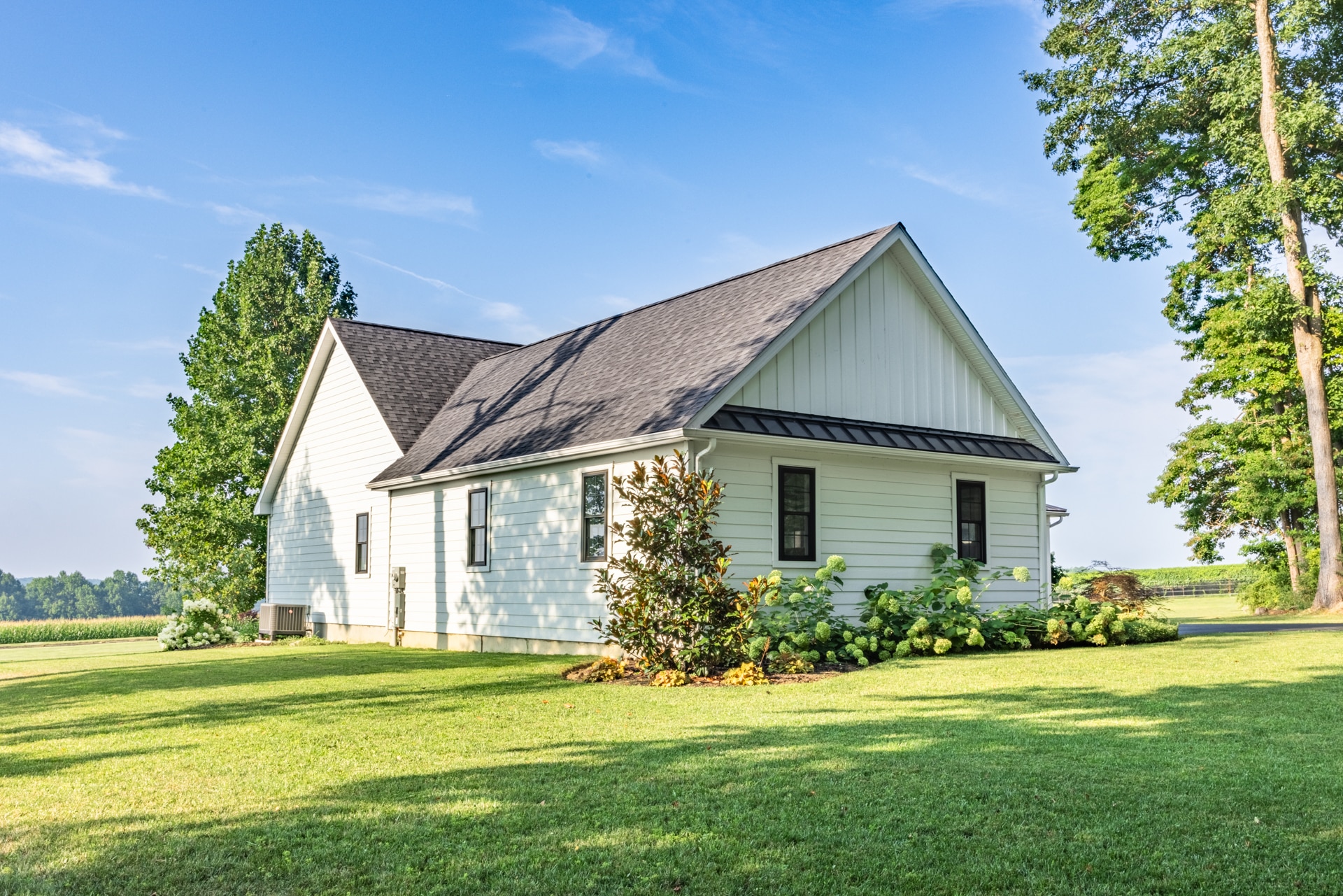 homestead modern cabin in Wyoming