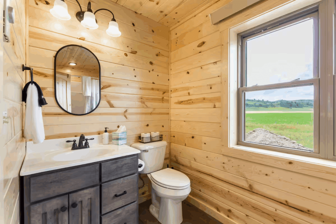 bathroom 3 located on second floor of Canyon Lodge