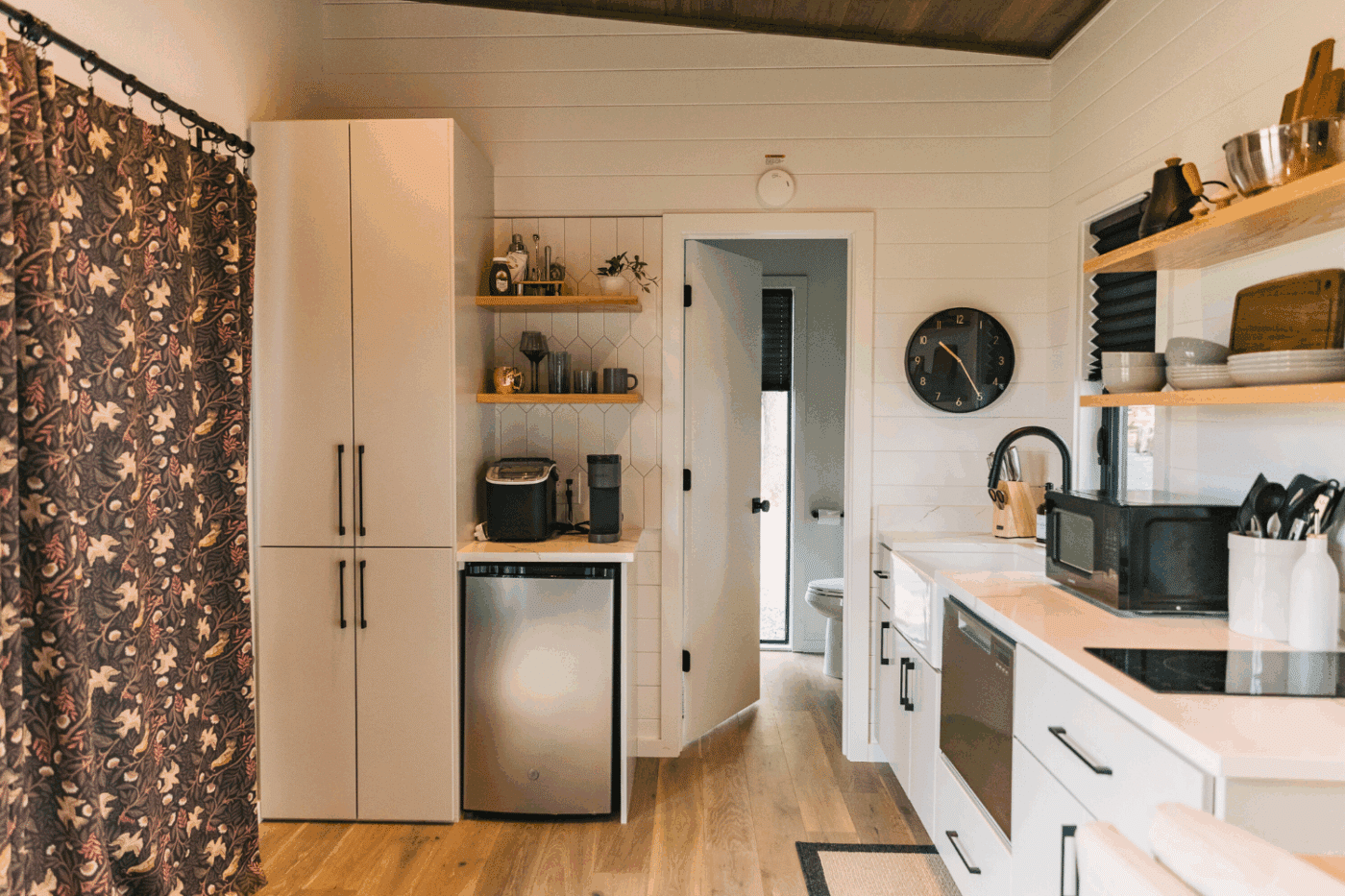 Custom built Alpine park model tiny home built and designed by Psy Homes