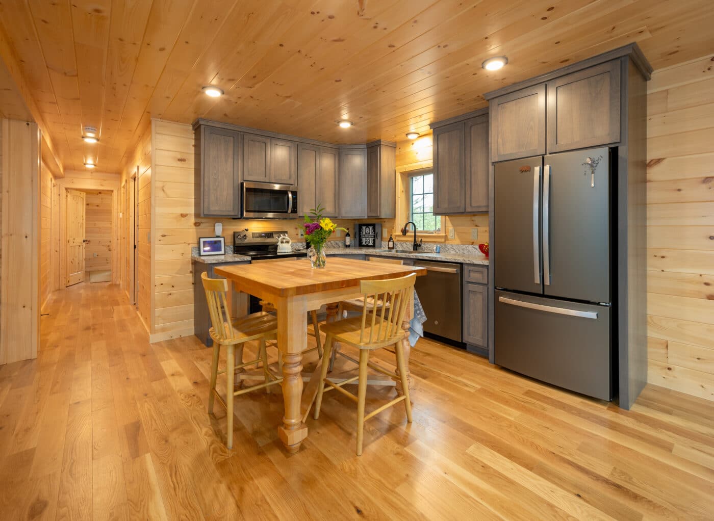 28x48 Mountaineer Wardensville VA Kitchen