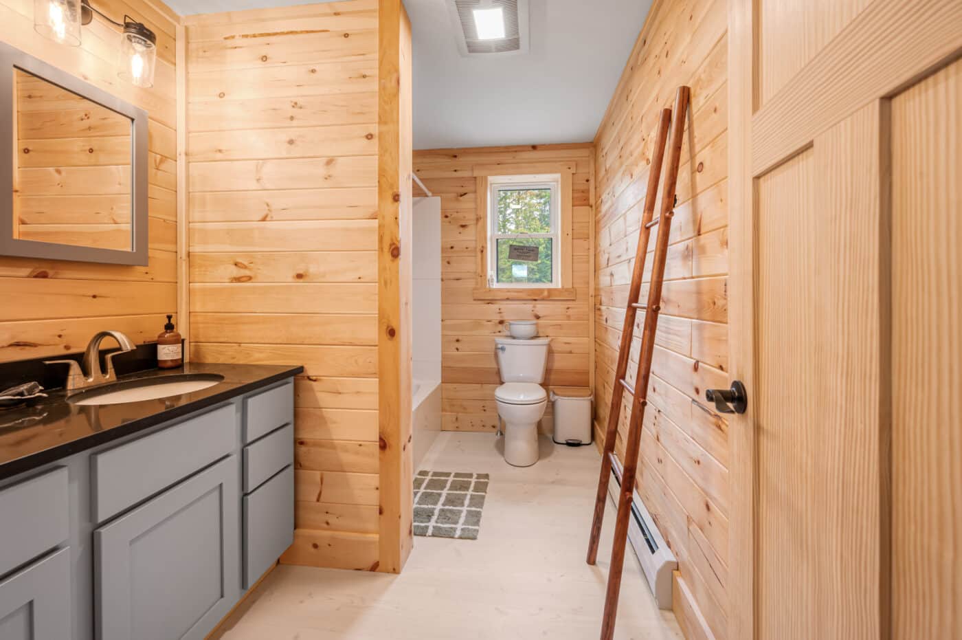 28x40 Avon in Whitefield NH 2nd bath