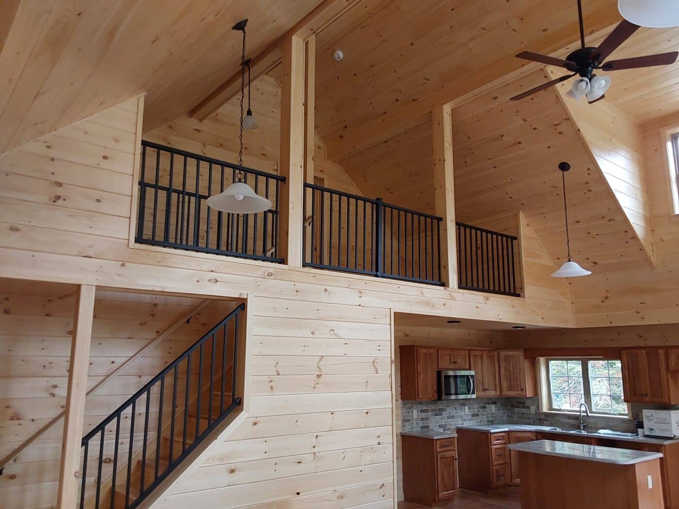 26′ x 42′ Chalet in Parkman ME great room