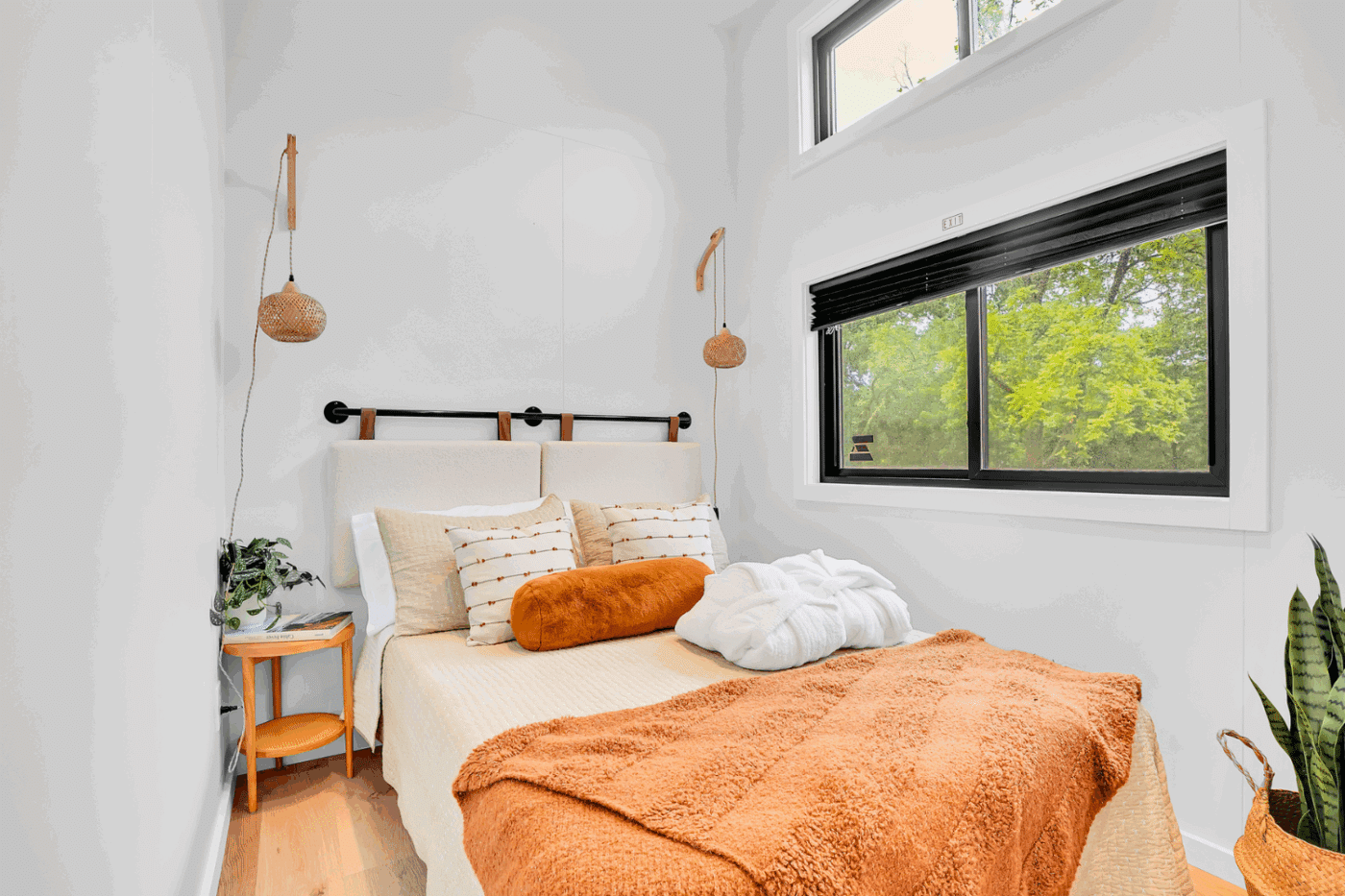 second bedroom of park model tiny home Cascade in alexandria pa Greene hill campground 15