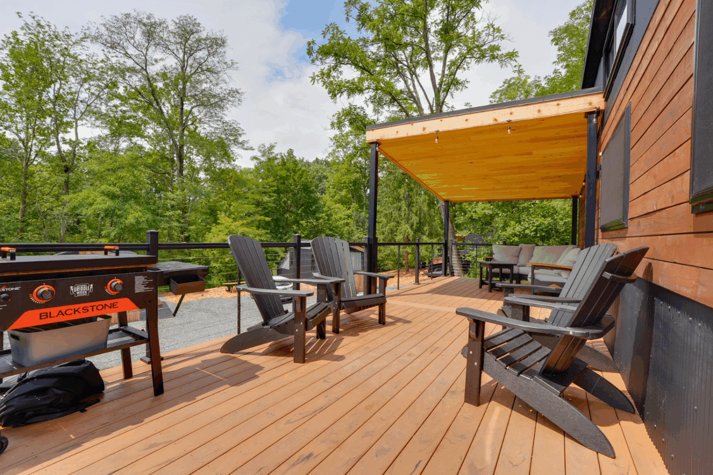 outdoor hospitality area of Cascade park model tiny home in alexandria pa 15