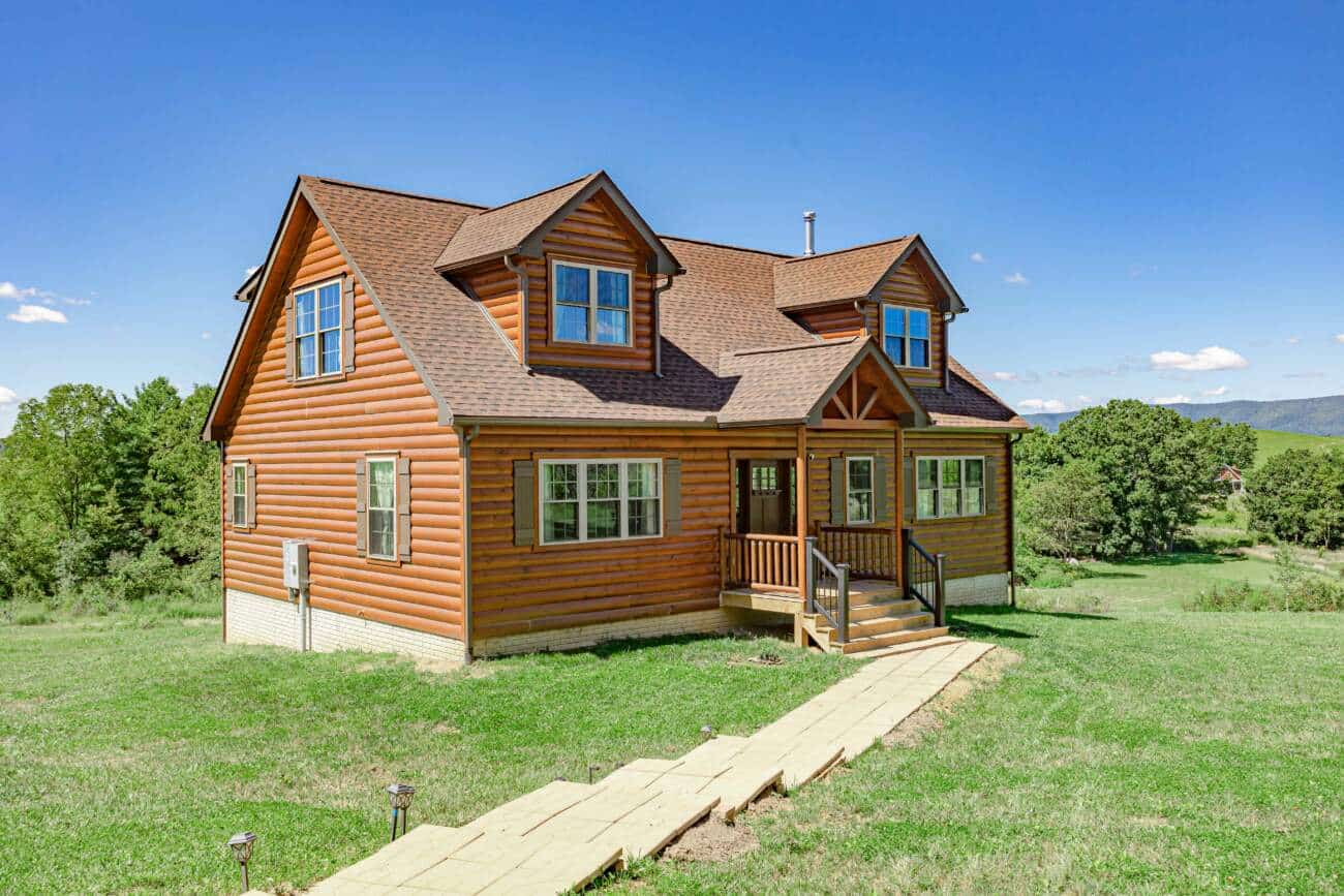 Prefab Cabin in Middlebrook VA