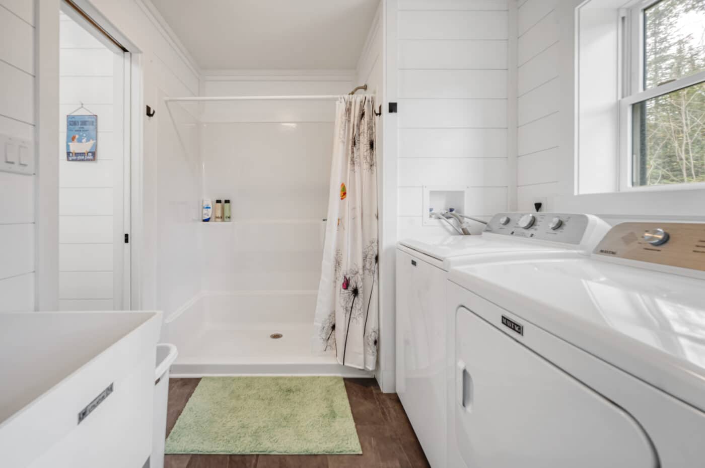 28x40 Avon in Whitefield NH laundry room