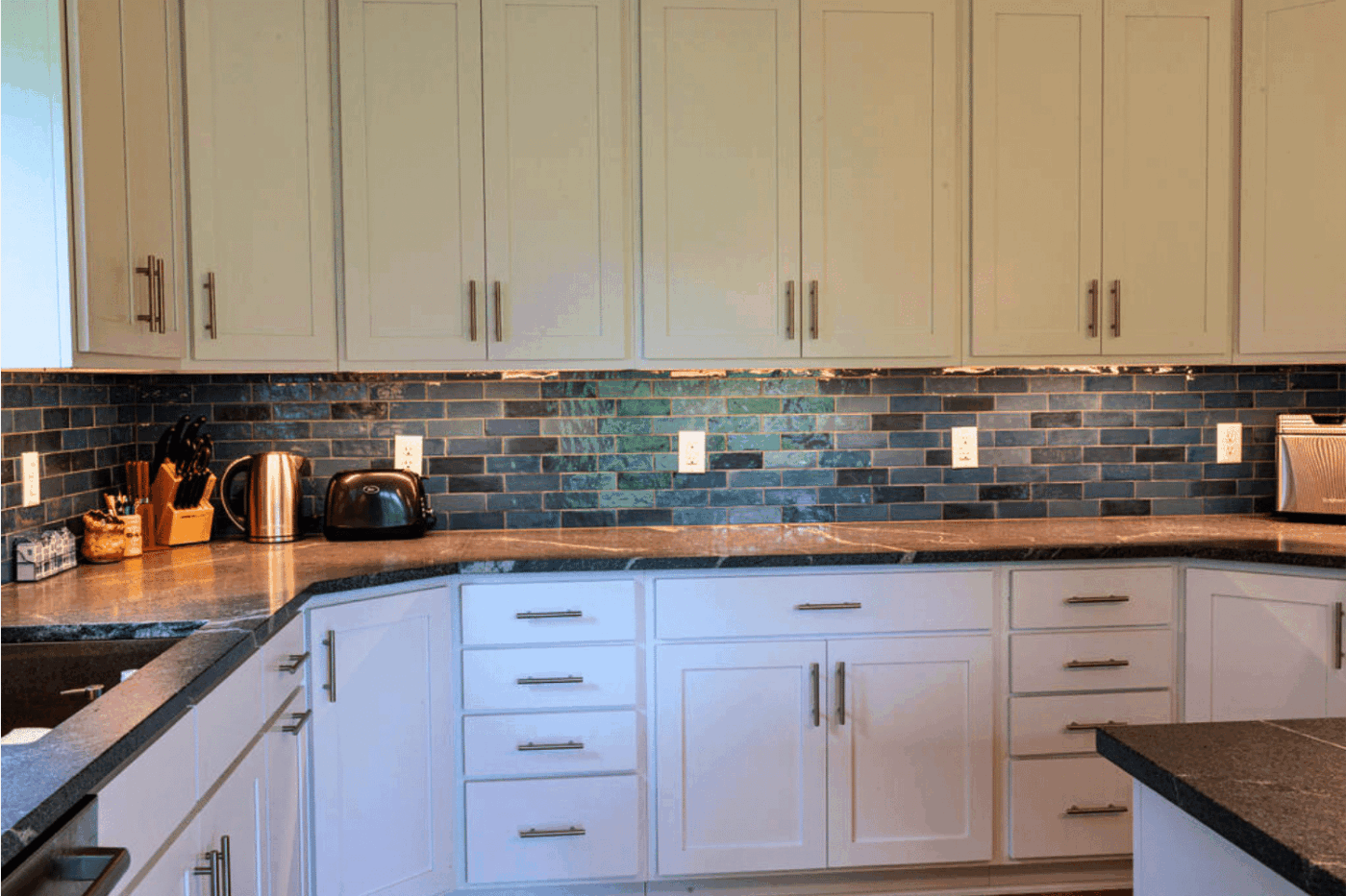 tarn modern cabin interior in Massachusetts