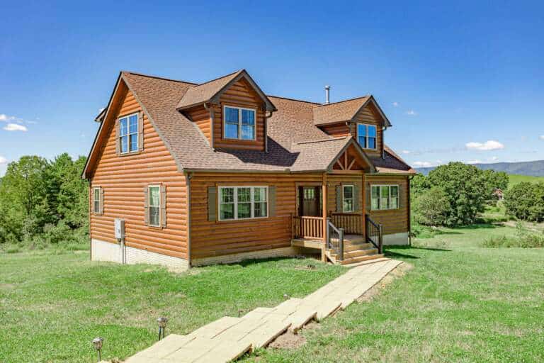Prefab Cabin in Middlebrook VA