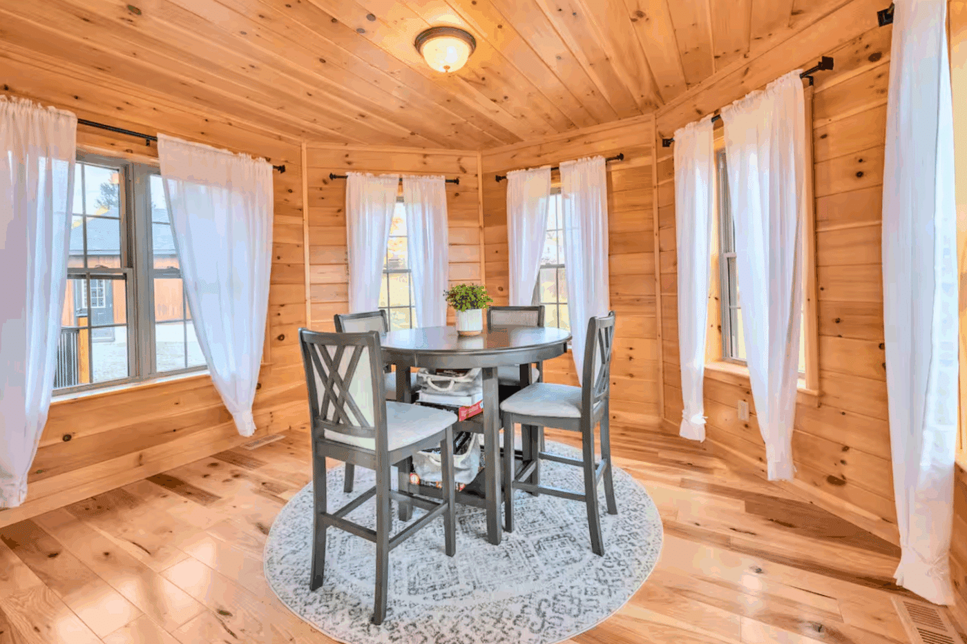 Breakfast Nook of Vermontville New York Mountaineer Deluxe